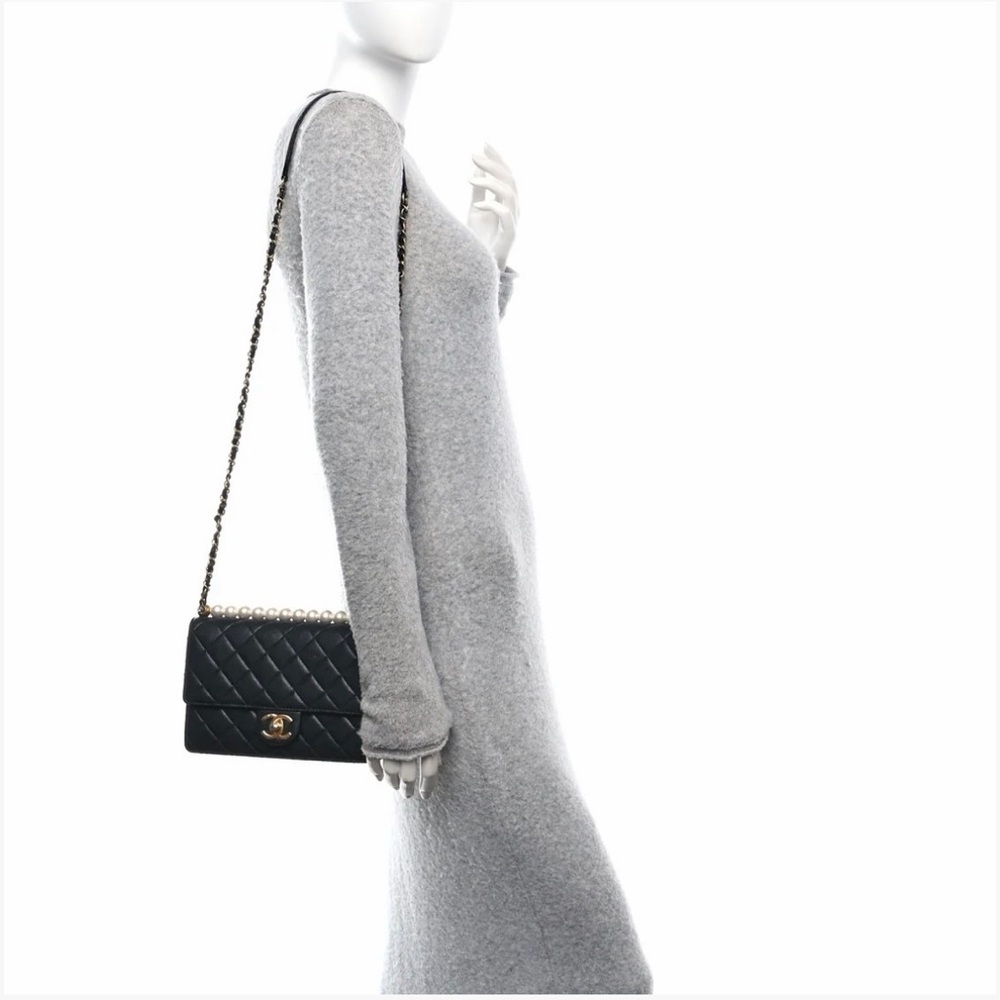 Chanel Chic Pearls Flap Bag small - Picture 6 of 7